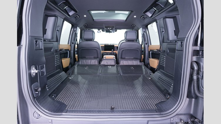 2024 認定中古車 Land Rover Defender 110 カルパチアングレイ D300 AWD（AT） X-DYNAMIC HSE