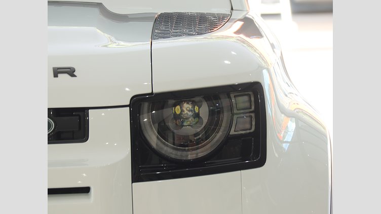 2025 認定中古車 Land Rover Defender 110 フジホワイト D350 ディーゼルマイルドハイブリッド S