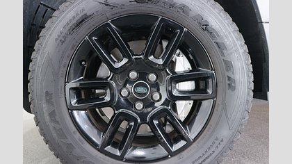 Defender 110 8