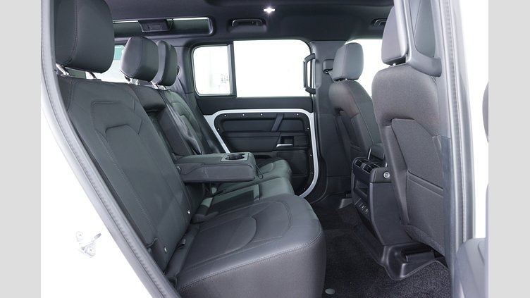 2025 認定中古車 Land Rover Defender 110 フジホワイト D350 ディーゼルマイルドハイブリッド S
