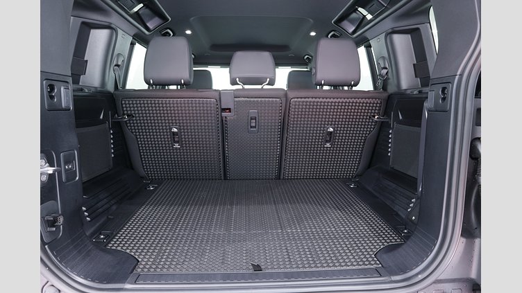 2025 認定中古車 Land Rover Defender 110 フジホワイト D350 ディーゼルマイルドハイブリッド S
