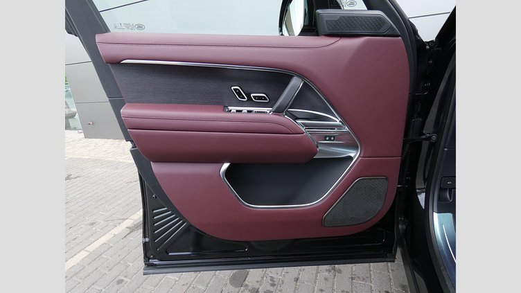 2026 Вживаний Land Rover Range Rover Santorini Black 3.0 litre i6D​  AUTOBIOGRAPHY SWB