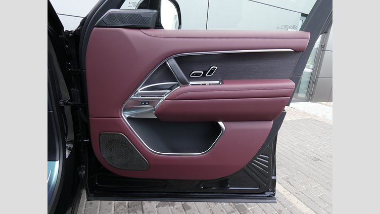 2026 Вживаний Land Rover Range Rover Santorini Black 3.0 litre i6D​  AUTOBIOGRAPHY SWB