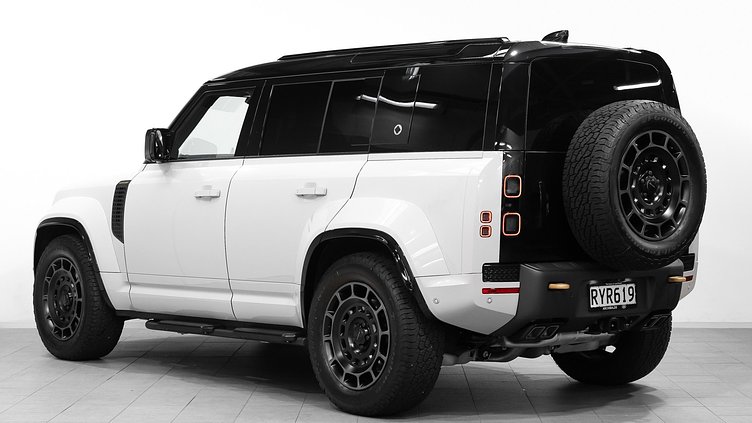 2026 Approved Land Rover Defender OCTA Borasco Grey OCTA P635 110 V8 Petrol