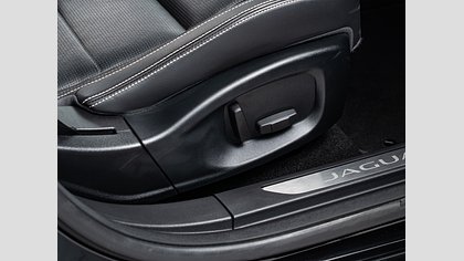 I-Pace 19