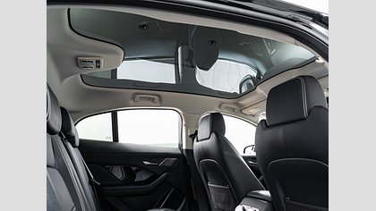 I-Pace 31