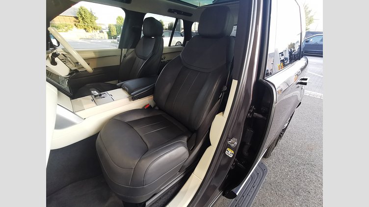 2023 認定中古車 Land Rover Range Rover シャラントグレイ D300 AWD MHEV（AT） スタンダードホイールベース HSE