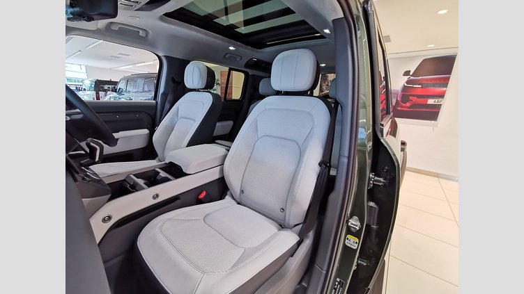 2025 認定中古車 Land Rover Defender 110 Woolstone Green 2.0L AJ200P Hi PHEV XダイナミックHSE　P300e