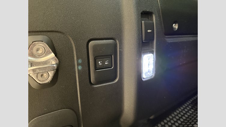 2026 Ny Land Rover Defender 110 Santorini Black Bensin Laddhybrid X-Dynamic SE
