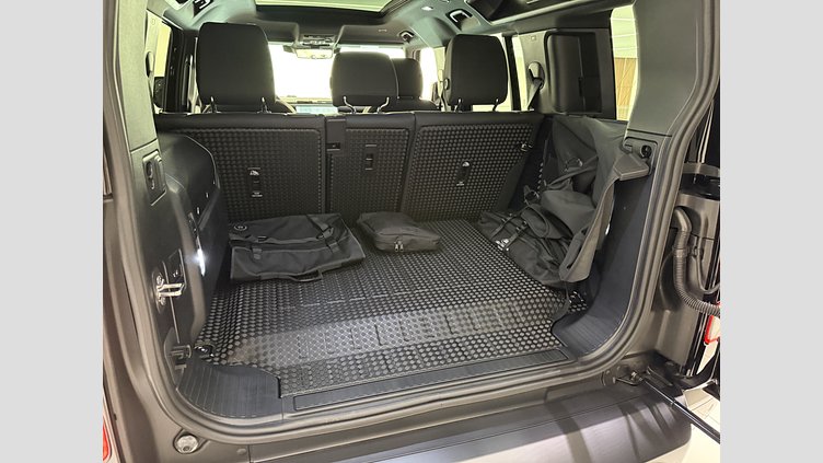 2026 Ny Land Rover Defender 110 Santorini Black Bensin Laddhybrid X-Dynamic SE