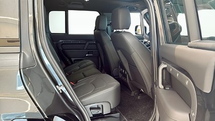 Defender 130 8
