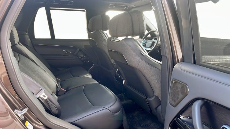 2026 Ny Land Rover Range Rover Tourmaline Brown - blank finish P550e bensinladdhybridfordon Standard hjulbas SV