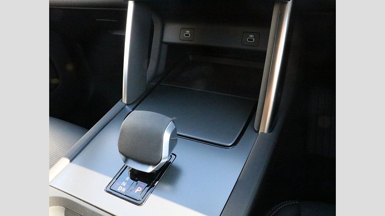 2025 認定中古車 Land Rover Discovery Sport フジホワイト P250（ガソリン） 標準ホイール Dynamic S