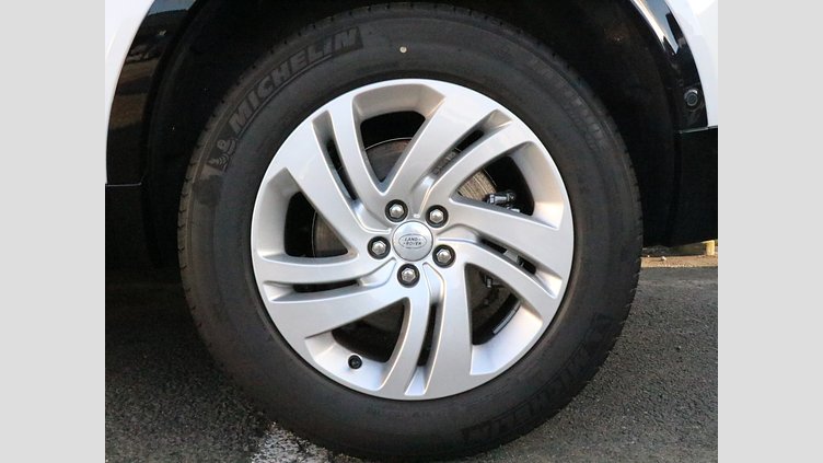 2025 認定中古車 Land Rover Discovery Sport フジホワイト P250（ガソリン） 標準ホイール Dynamic S
