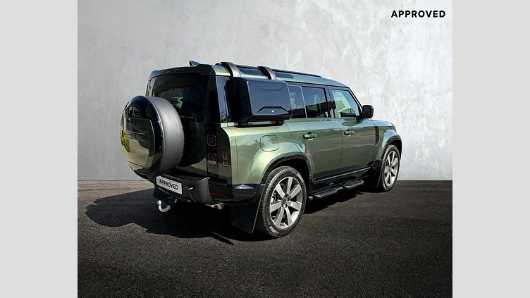 2026 Approved Land Rover Defender 110 Woolstone Green 3.0 i6 turbo diesel, 257 kW, 700 Nm, 0-100 km/h in 6,4 s, top speed up to 209 km/h AWD 3.0D 257KW D350 X-DYNAMIC