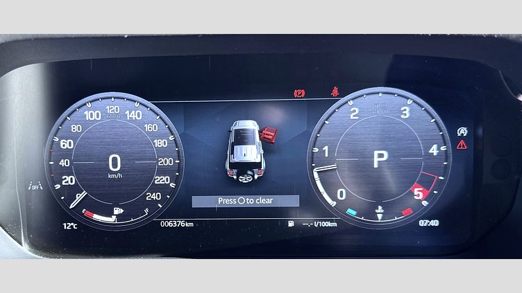 2026 Approved Land Rover Defender 110 Woolstone Green 3.0 i6 turbo diesel, 257 kW, 700 Nm, 0-100 km/h in 6,4 s, top speed up to 209 km/h AWD 3.0D 257KW D350 X-DYNAMIC