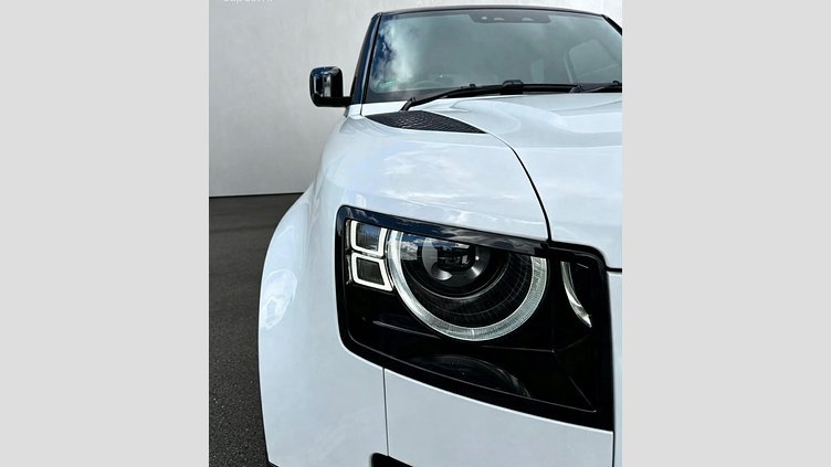 2025 Approved Land Rover Defender 110 Fuji White 3.0 turbo diesel i6, 257 kW and 700 Nm AWD 3.0D 257KW D350 X-DYNAMIC