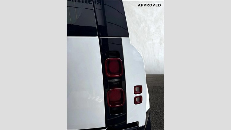 2025 Approved Land Rover Defender 110 Fuji White 3.0 turbo diesel i6, 257 kW and 700 Nm AWD 3.0D 257KW D350 X-DYNAMIC