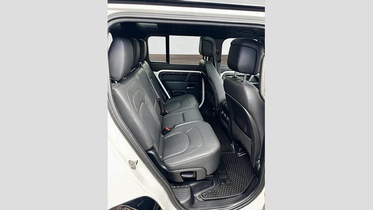 2025 Approved Land Rover Defender 110 Fuji White 3.0 turbo diesel i6, 257 kW and 700 Nm AWD 3.0D 257KW D350 X-DYNAMIC