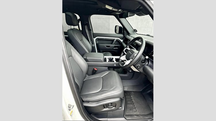 2025 Approved Land Rover Defender 110 Fuji White 3.0 turbo diesel i6, 257 kW and 700 Nm AWD 3.0D 257KW D350 X-DYNAMIC
