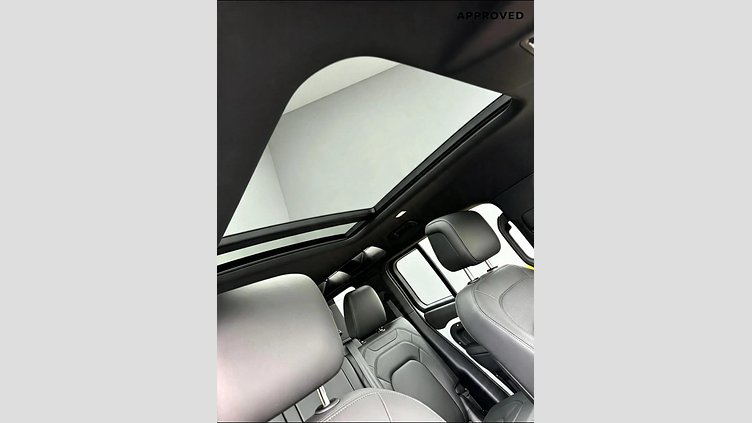 2025 Approved Land Rover Defender 110 Fuji White 3.0l i6 front-mounted turbo diesel, 257 kW and 700 Nm AWD 3.0D 257KW D350 X-DYNAMIC
