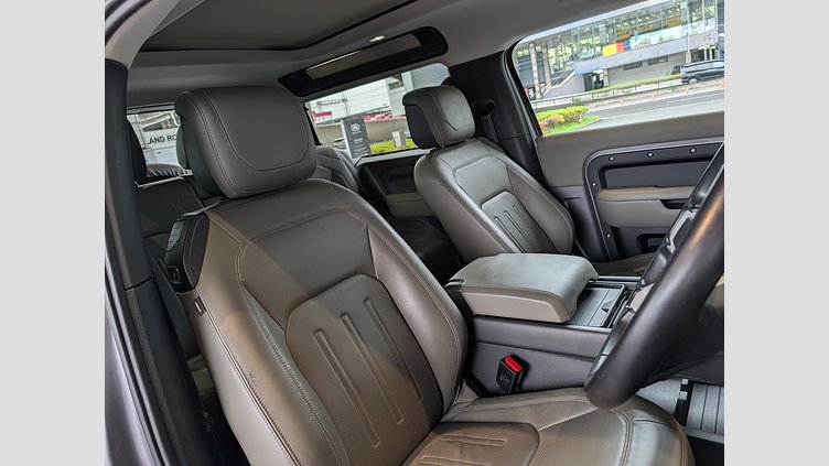 2021 認定中古車 Land Rover Defender 90 Eiger Grey 2.0 litre i4P Petrol HSE