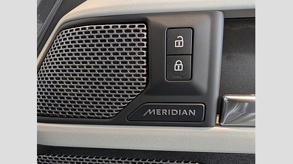 Defender 90 19