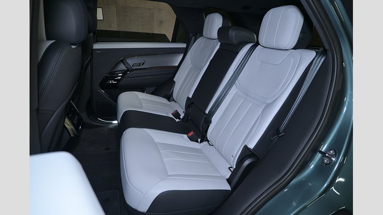 2024 認定中古車 Land Rover Range Rover Sport ジオラグリーン P550eプラグインハイブリッド（ガソリン） スタンダードホイールベース Dynamic SE