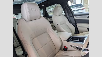 F-Pace 9