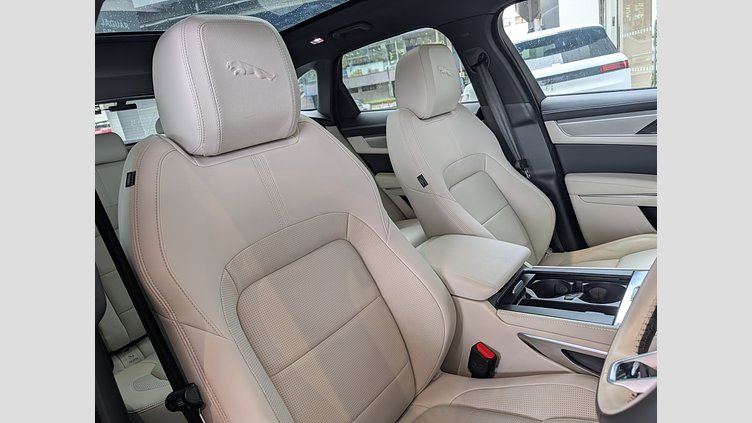 2023 認定中古車 Jaguar F-Pace Carpathian Grey 2.0 litre i4D​ R-Dynamic　SE
