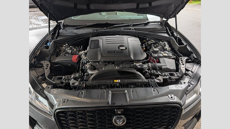 2023 認定中古車 Jaguar F-Pace Carpathian Grey 2.0 litre i4D​ R-Dynamic　SE