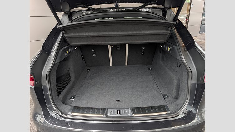 2023 認定中古車 Jaguar F-Pace Carpathian Grey 2.0 litre i4D​ R-Dynamic　SE