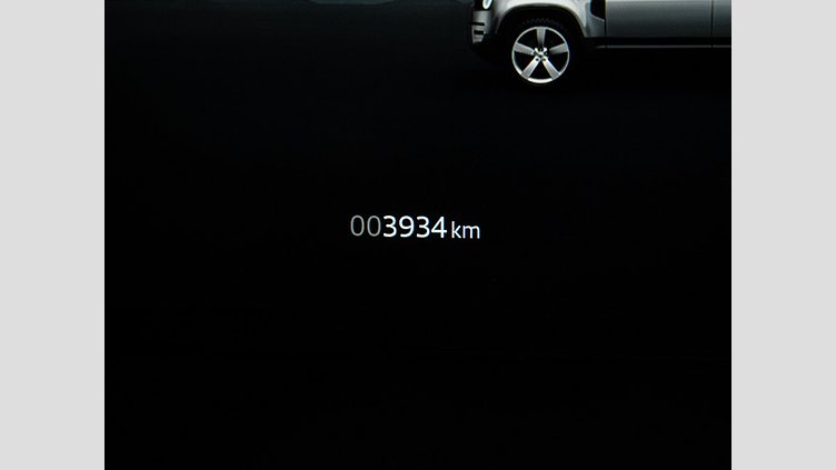 2025 認定中古車 Land Rover Defender 110 フジホワイト D350 ディーゼルマイルドハイブリッド X-Dynamic SE