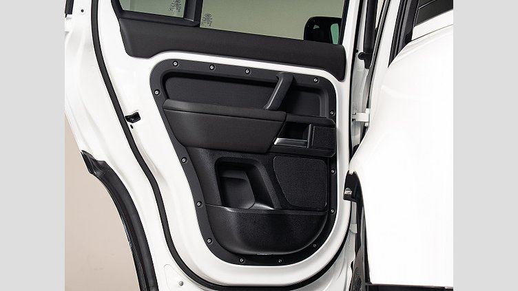 2025 認定中古車 Land Rover Defender 110 フジホワイト D350 ディーゼルマイルドハイブリッド X-Dynamic SE