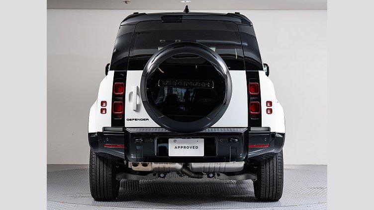2025 認定中古車 Land Rover Defender 110 フジホワイト D350 ディーゼルマイルドハイブリッド X-Dynamic SE