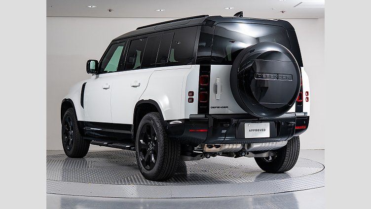 2025 認定中古車 Land Rover Defender 110 フジホワイト D350 ディーゼルマイルドハイブリッド X-Dynamic SE