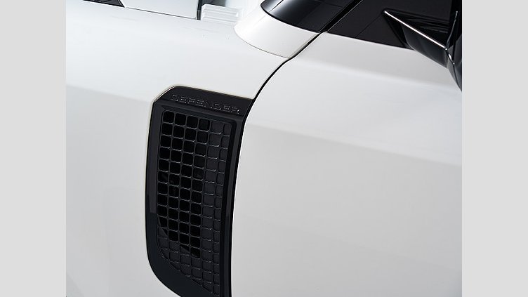 2025 認定中古車 Land Rover Defender 110 フジホワイト D350 ディーゼルマイルドハイブリッド X-Dynamic SE