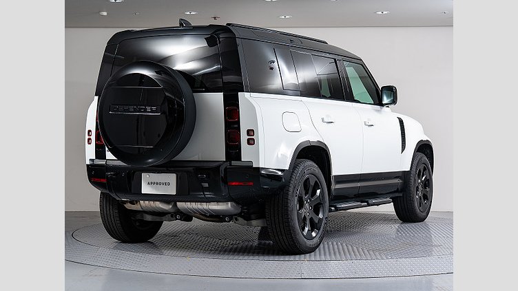 2025 認定中古車 Land Rover Defender 110 フジホワイト D350 ディーゼルマイルドハイブリッド X-Dynamic SE