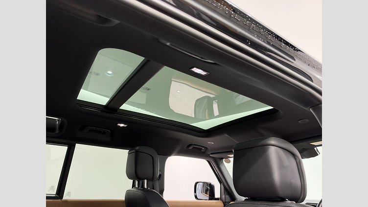 2023 認定中古車 Land Rover Defender 110 Carpathian Grey 3.0 litre i6D​ X-Dynamic　HSE　D300　７人乗り
