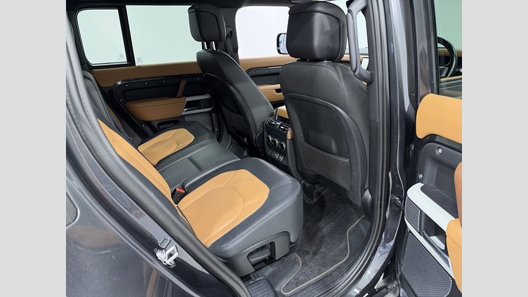 2023 認定中古車 Land Rover Defender 110 Carpathian Grey 3.0 litre i6D​ X-Dynamic　HSE　D300　７人乗り