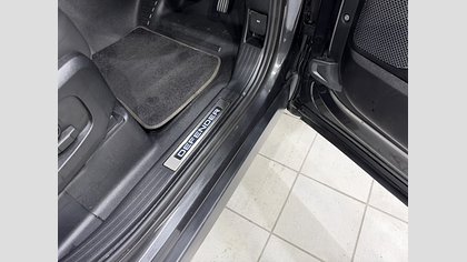 Defender 110 9