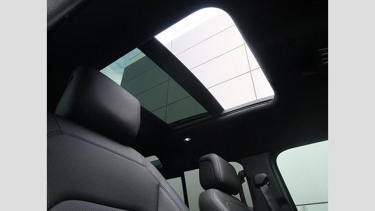 2025 認定中古車 Land Rover Defender 110 Santorini Black 3.0 litre i6D​ １１０Ｘ－ダイナミックＨＳＥ Ｄ３５０