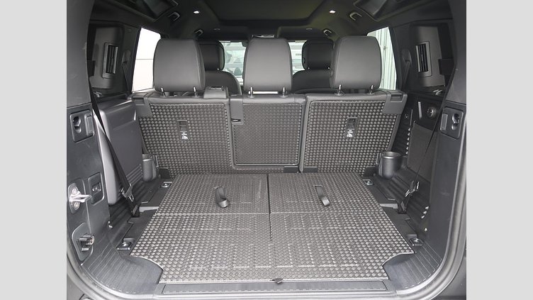 2025 認定中古車 Land Rover Defender 110 Santorini Black 3.0 litre i6D​ １１０Ｘ－ダイナミックＨＳＥ Ｄ３５０