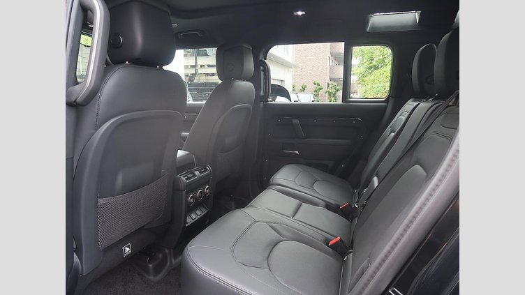 2025 認定中古車 Land Rover Defender 110 Santorini Black 3.0 litre i6D​ １１０Ｘ－ダイナミックＨＳＥ Ｄ３５０