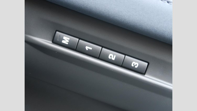 2019 認定中古車 Land Rover Range Rover Evoque ユーロンホワイト D180 S