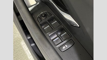 E-Pace 53