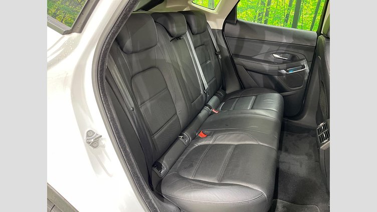 2018 認定中古車 Jaguar E-Pace フジ ホワイト D180 オートマチック全輪駆動 S