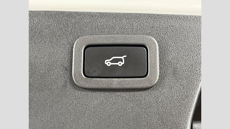2018 認定中古車 Jaguar E-Pace フジ ホワイト D180 オートマチック全輪駆動 S