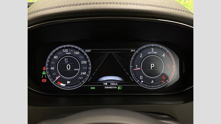 2018 認定中古車 Jaguar E-Pace フジ ホワイト D180 オートマチック全輪駆動 S