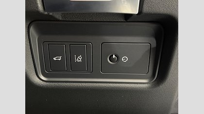 E-Pace 28